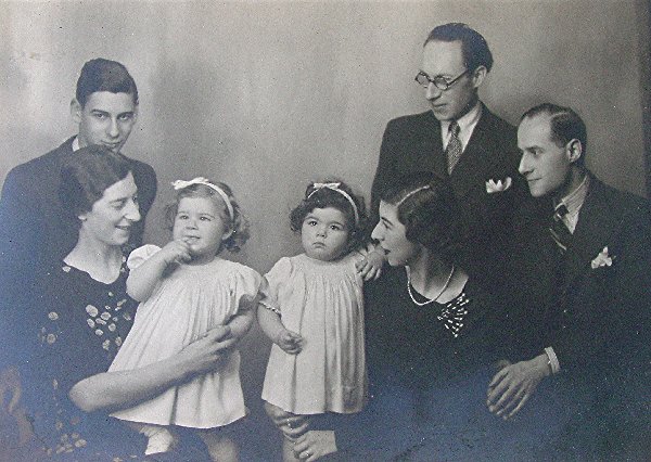 France & Chantal with the Parents (1935)